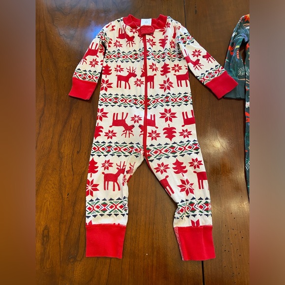 Hanna Andersson Christmas Zip Sleeper Bundle size 12-18 months - Picture 4 of 8